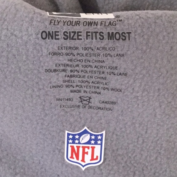 NFL Football, Rams New Era Knit Hat, Logo, Pom Pom. Adult, Unisex. Team, Sports - Picture 3 of 6